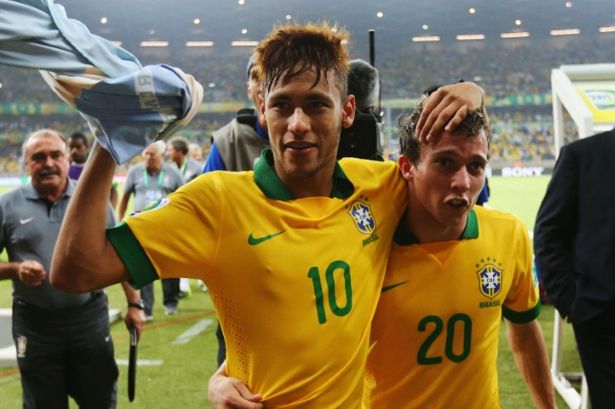 THE PRINCE: Bernard (right) will use every opportunity he gets to step out and show his quality. (Photo : Alex Livesey/FIFA)