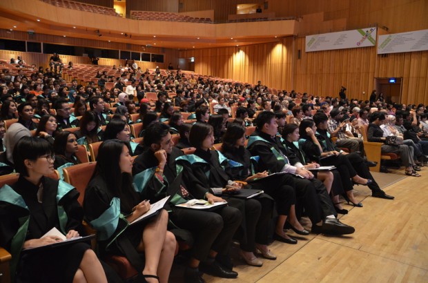 IN THE MOMENT: Graduands from Centre of Enterprise and Communication (CEC) listening to the speech by Abriel Tay, CEC’s Valedictorian 2014. (Photo By: Fateha Sulaiman)