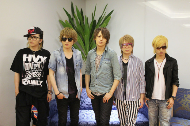 READY TO ROCK N ROLL: Alice Nine members Tora, Saga, Shou, Nao and Hiroto (from left to right) are all ready for their first major concert here. (Photo: Dzulfikaar Sutandar)