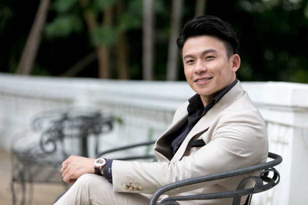 THE SINGING ACTOR: Tan admits he'd gladly return to his singing roots if the audience so wishes. (Photo: MediaCorp Channel 5)