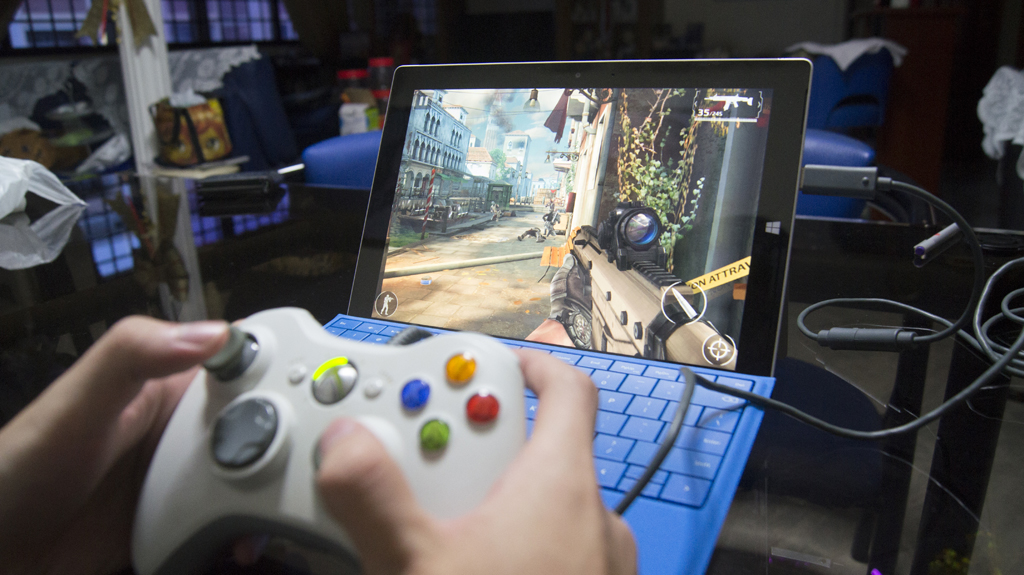 SCRATCH THE SURFACE: It only manages to play high end games on the Windows Store with minimal amount of lag. (Photo: Christopher Parwani)