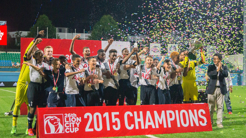THE PRIZE PROCESSION: The trophies and medals being lined up with glory for the prize presentation ceremony after the Finals. (Photo: Damien Teo)