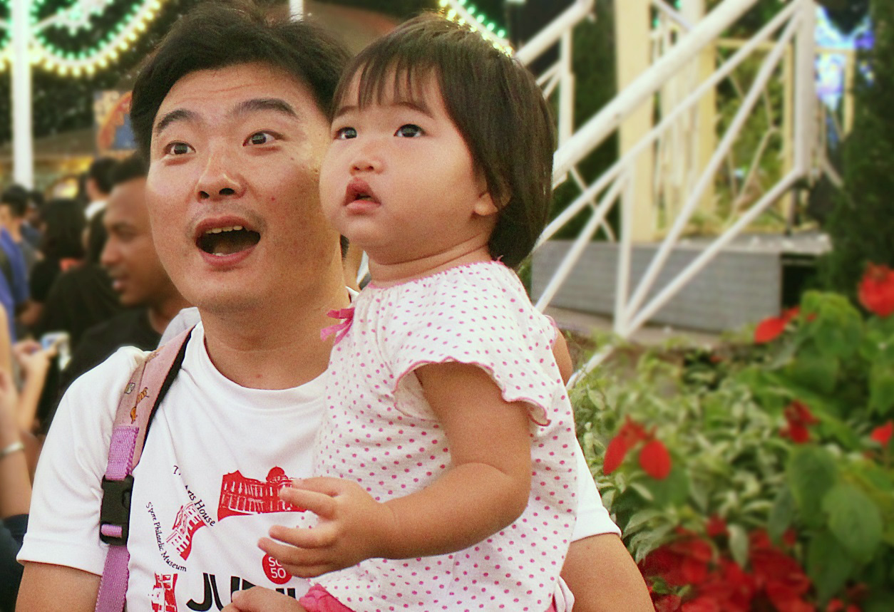 COLOUR ME AMAZED: Audiences from all ages were enthralled to witness and experience fluffy “snow flakes” which are made up of soapy bubbles falling from the sky. Photo: Pearlyn Cheu