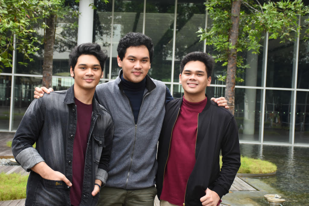 BROTHERS IN ARMS: (L-R) Mikha Angelo, Mada Emmanuelle and Reuben Nathaniel played their first overseas concert last Saturday when they opened for The Sam Willows. (Photo: Aiman Zaki) 