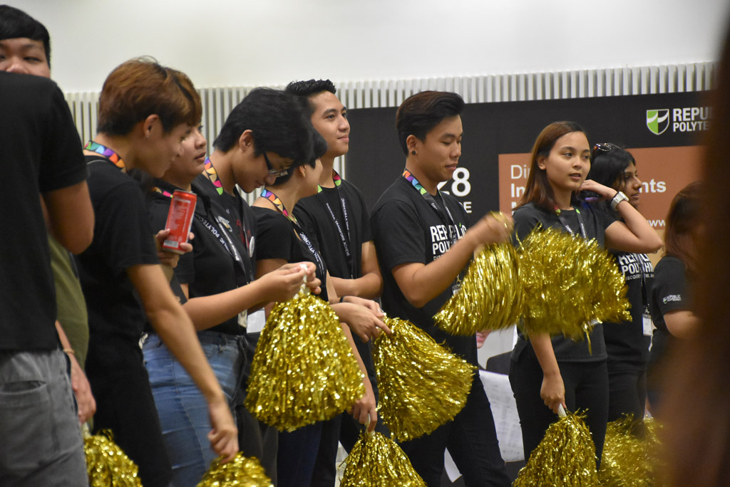 HYPEMAN FOR MENTORS: Student mentors show their relentless support for the participants by livening up the atmosphere through their constant and energetic cheering. Over 30 student leaders from the School of Hospitality were involved in this year’s Hospitality Race. (Photo: Raihana Bte Mohd Rashid)