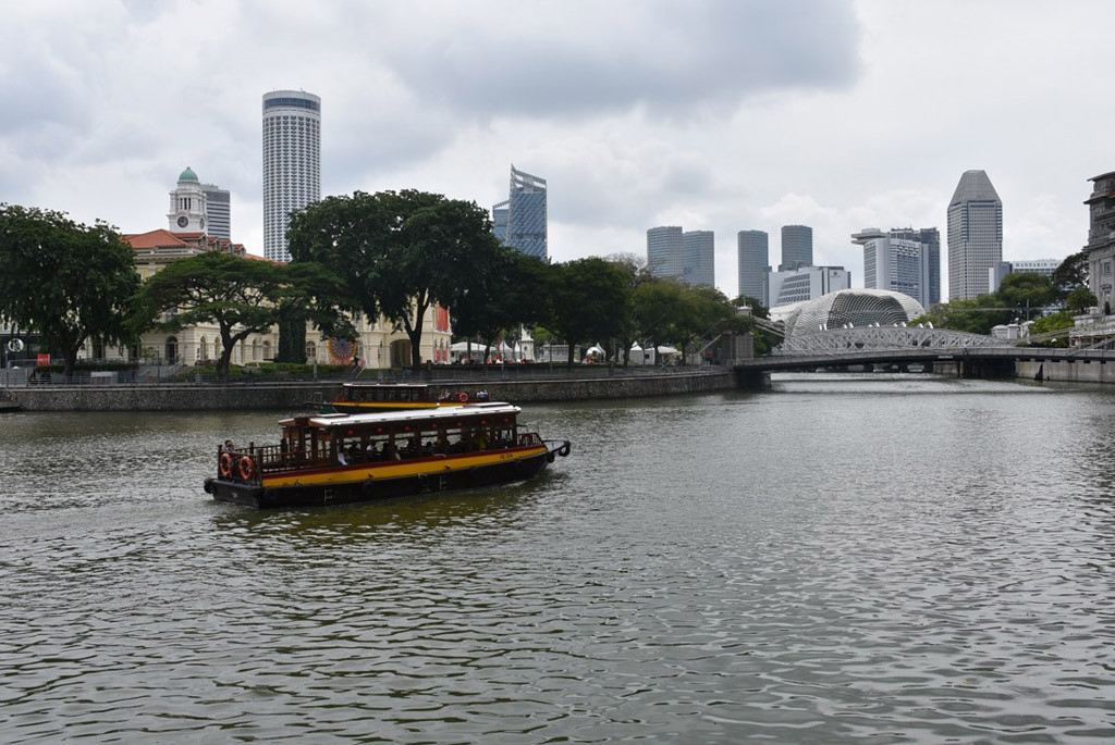 HISTORY MEETS TOURISM: 80 percent of the race was mainly held at The Civic District. This is where Singapore’s historical, architectural and cultural heritage started. Victoria theatre and concert hall, Singapore River, Esplanade, Asian Civilisations Museum and The Fullerton hotel are just some of the key interest areas. (Photo: Maisha Samiha)  